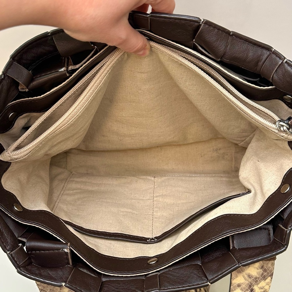 🐻 Michael Kors Snakeskin Patchwork Vivian Medium Tote — Natural/Dark Dune - Picture 14 of 17